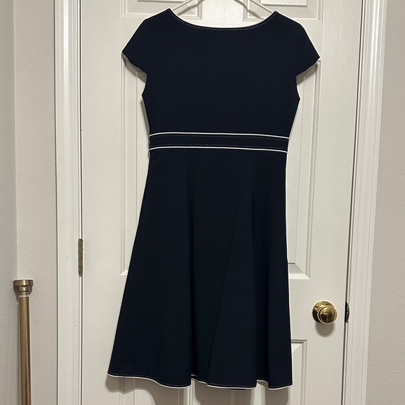 Elegant Navy Midi Dress with White Trim - Picture 2 of 5